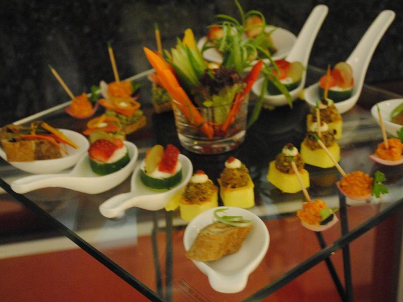 Raviz Center Point Hotel Dubai  300081