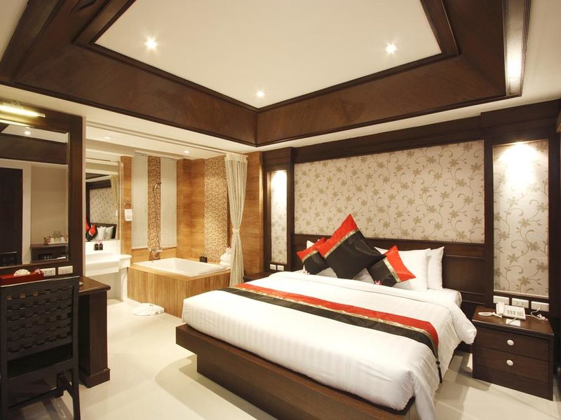 Rayaburi Hotel Patong 210223