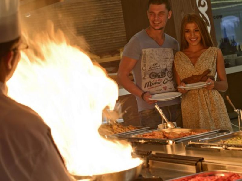 Raymar Hotel & Resort 60246