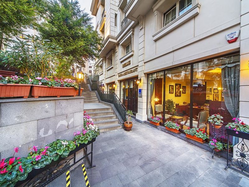 Recital Hotel 275320