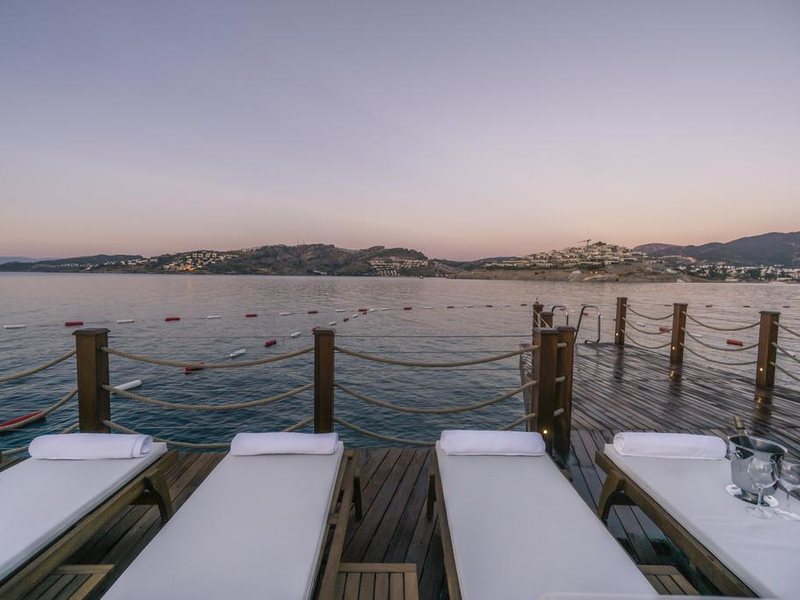 Red Rock Hotel & Suites By Selvese 303270