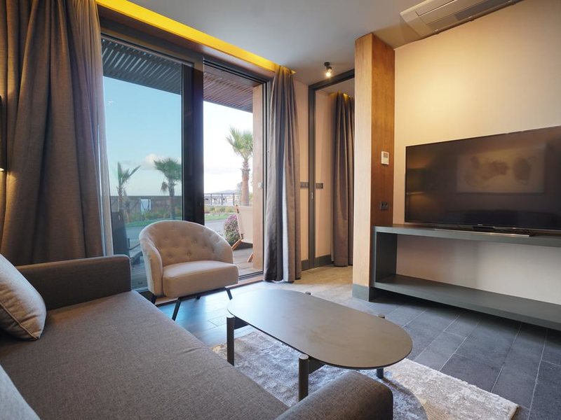 Red Rock Hotel & Suites By Selvese 303277