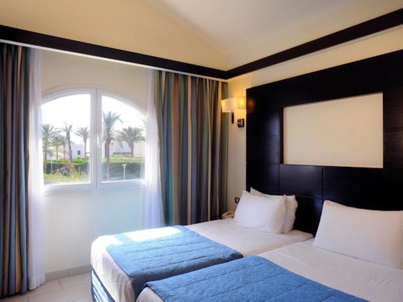 Reef Oasis Blue Bay Resort  127204