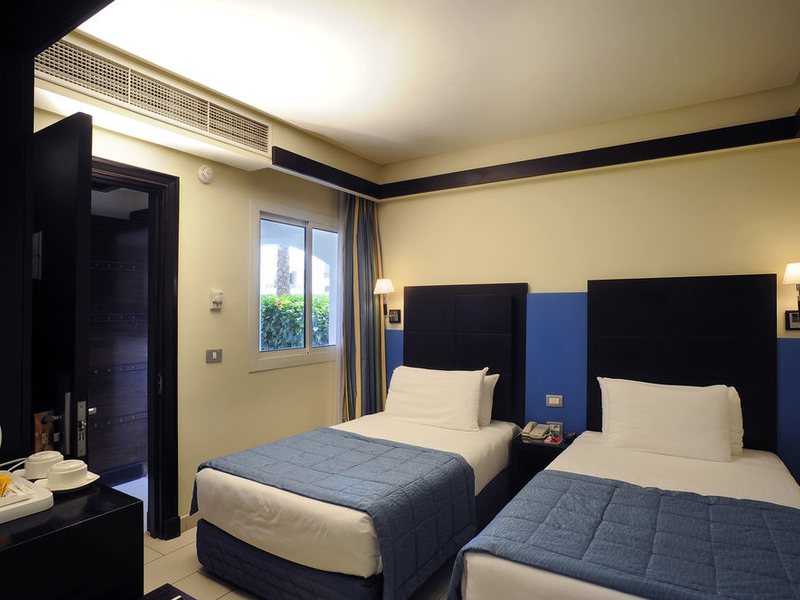 Reef Oasis Blue Bay Resort  127217