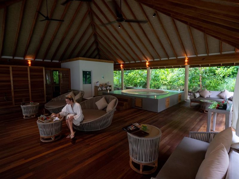 Reethi Faru Resort  323990