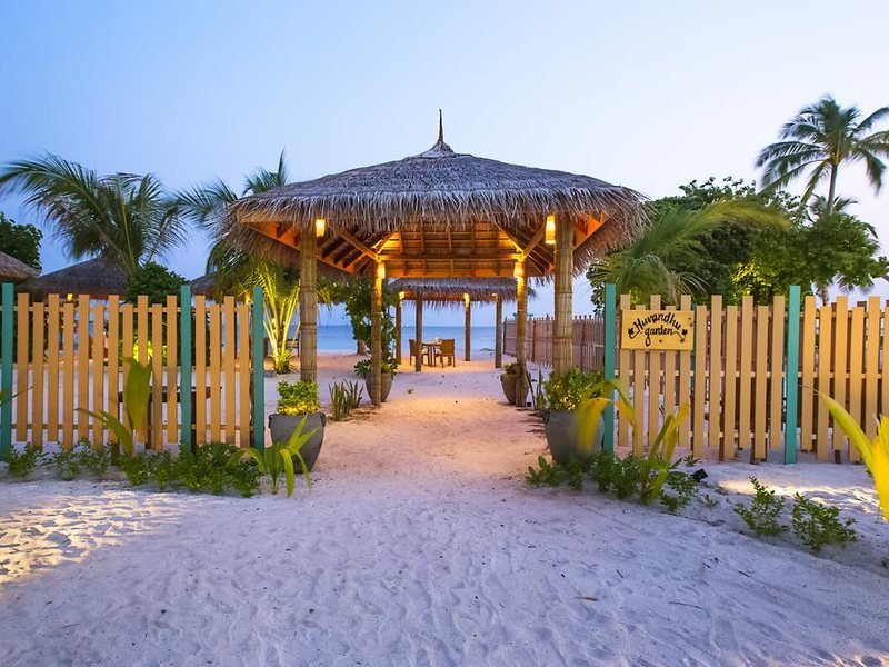 Reethi Faru Resort  324016