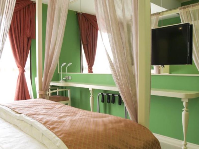 Reflections Hotel 118605