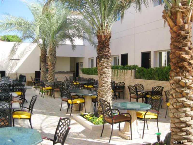 Regent Beach Resort 3611