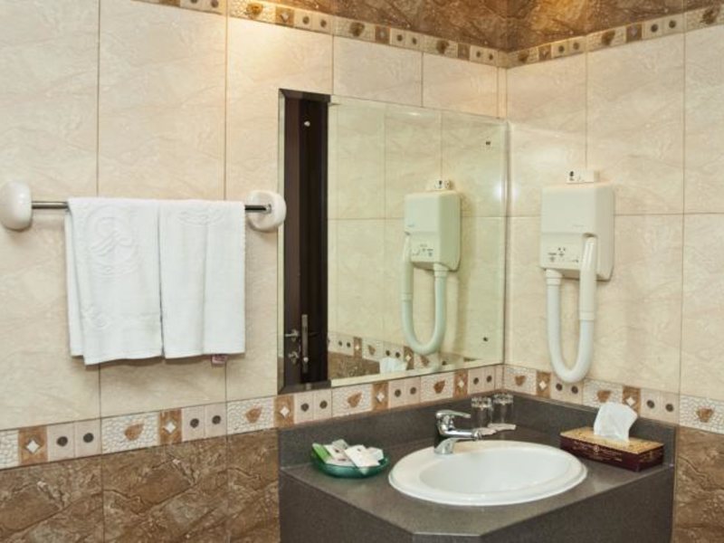 Regent Beach Resort 48967