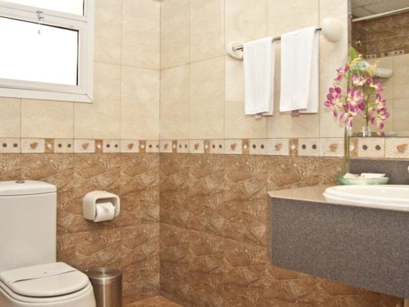 Regent Beach Resort 48977