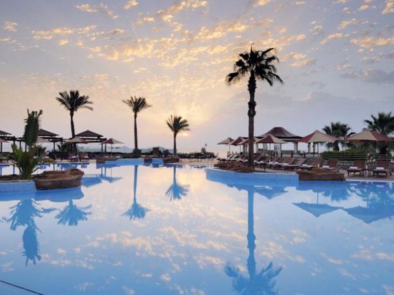 Renaissance Golden View Beach 127425