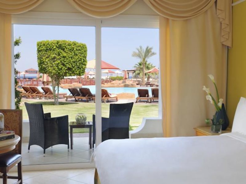 Renaissance Golden View Beach 127426