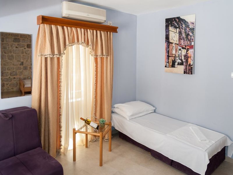 Rendez Vous Hotel  308600