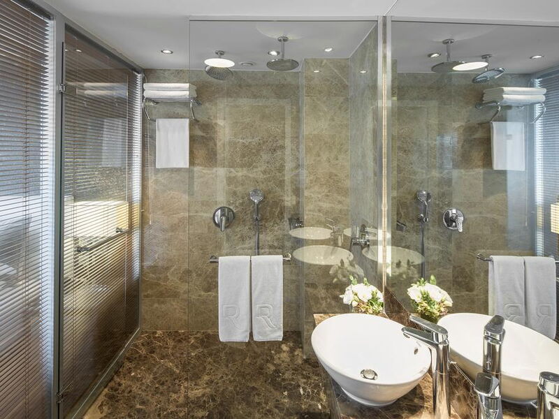 Richmond Hotel 243471