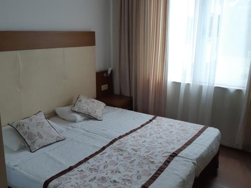 Risus Hotel 280845