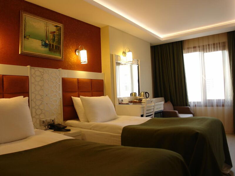 River Hotel 280855