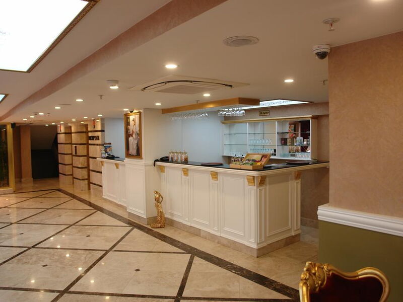 River Hotel 280856