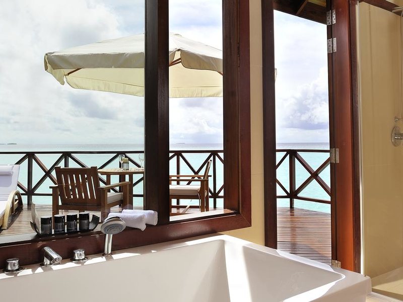 Robinson Club Maldives 228300