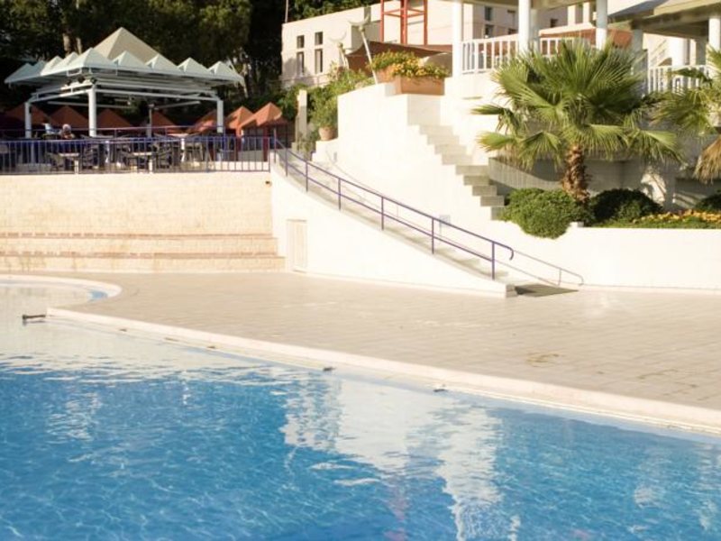 Robinson Pamfilya 100399