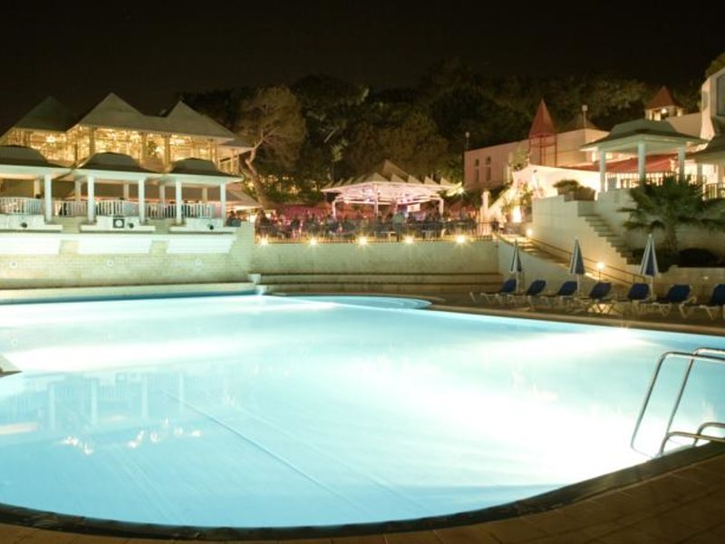 Robinson Pamfilya 100402