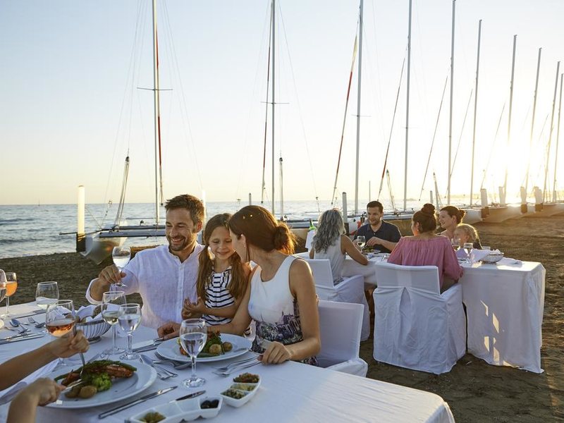 Robinson Pamfilya 296188