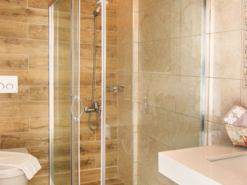 Romance Beach Hotel 100414