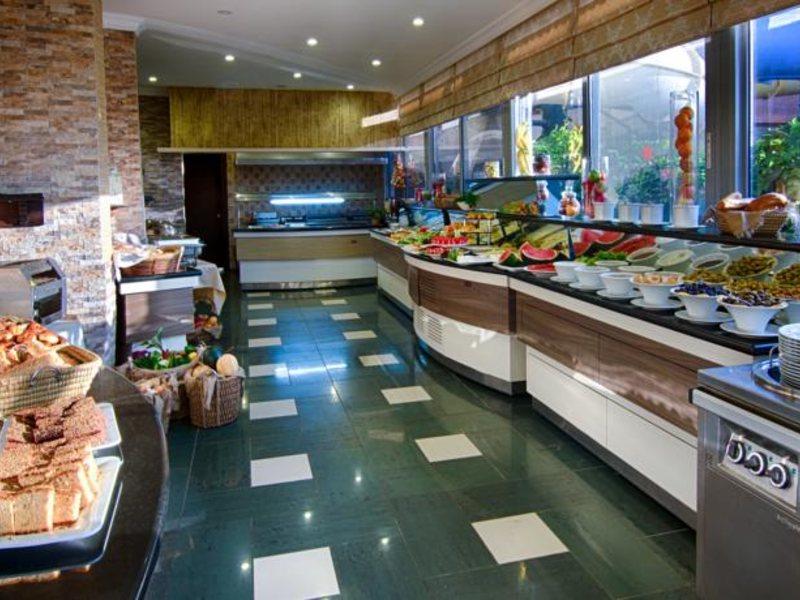 Romance Beach Hotel 100418