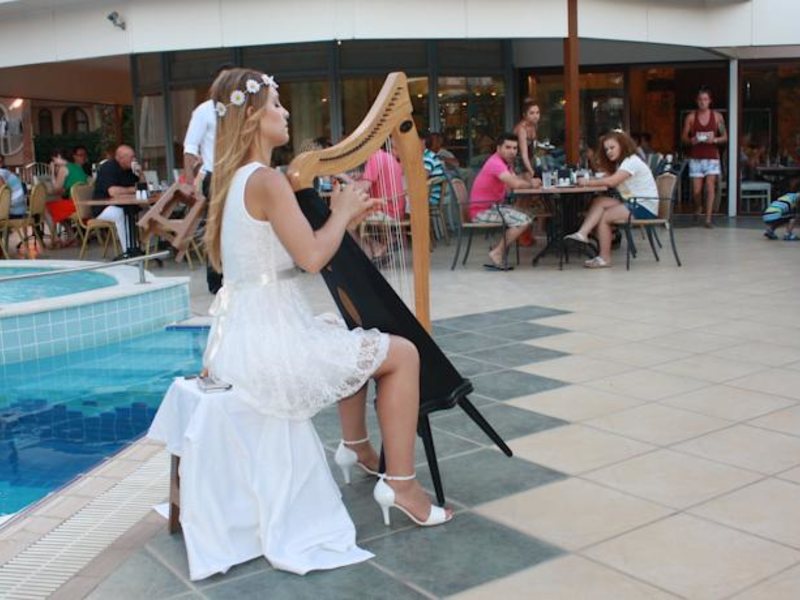 Romance Beach Hotel 100422