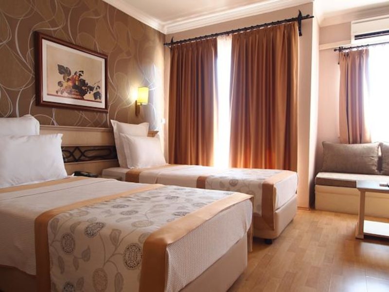 Romance Beach Hotel 100425