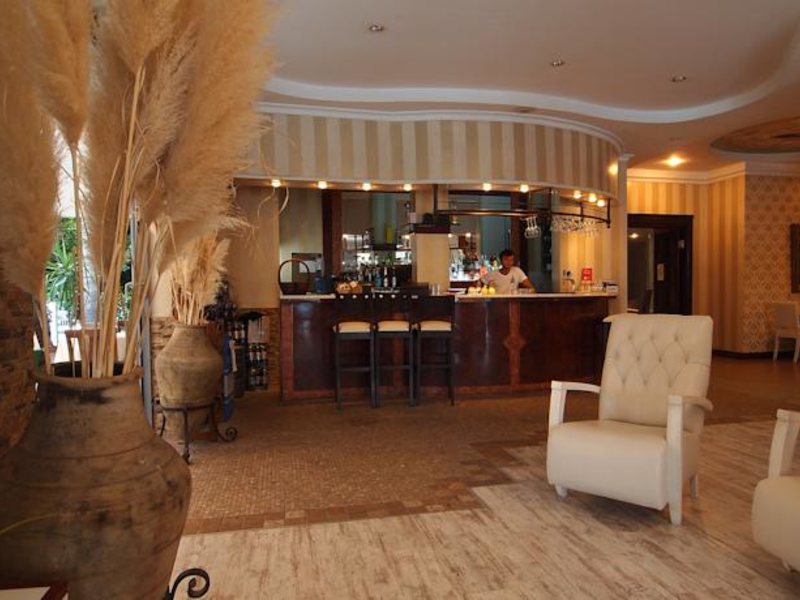 Romance Beach Hotel 100426