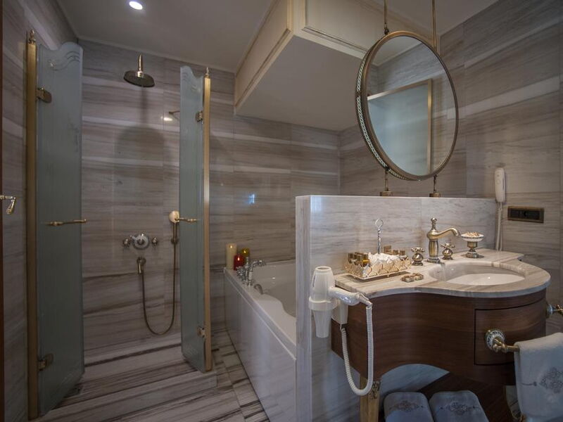 Romance Istanbul Hotel 302354