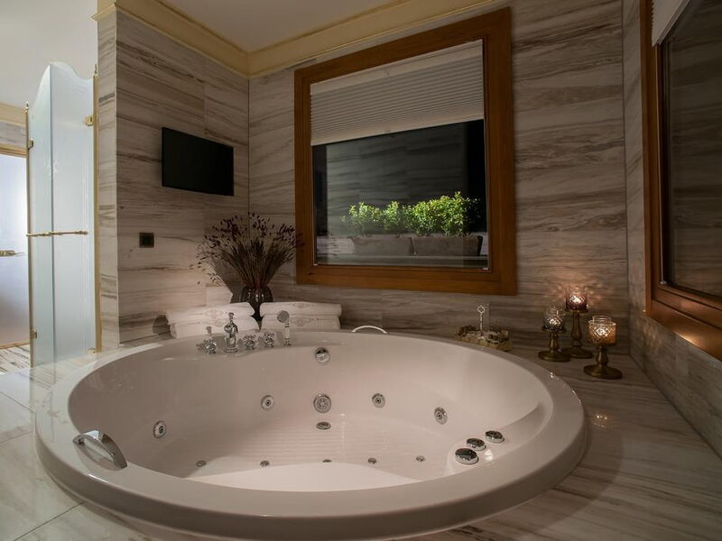 Romance Istanbul Hotel 302356