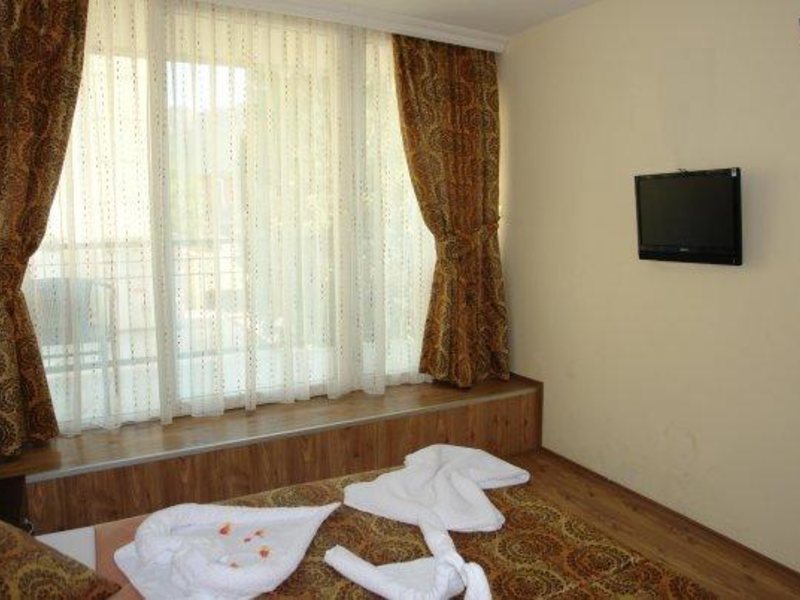 Romeo Beach Hotel 56075