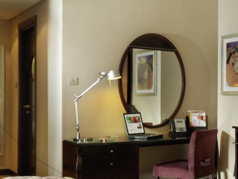 Rose Rayhaan Rotana 54105