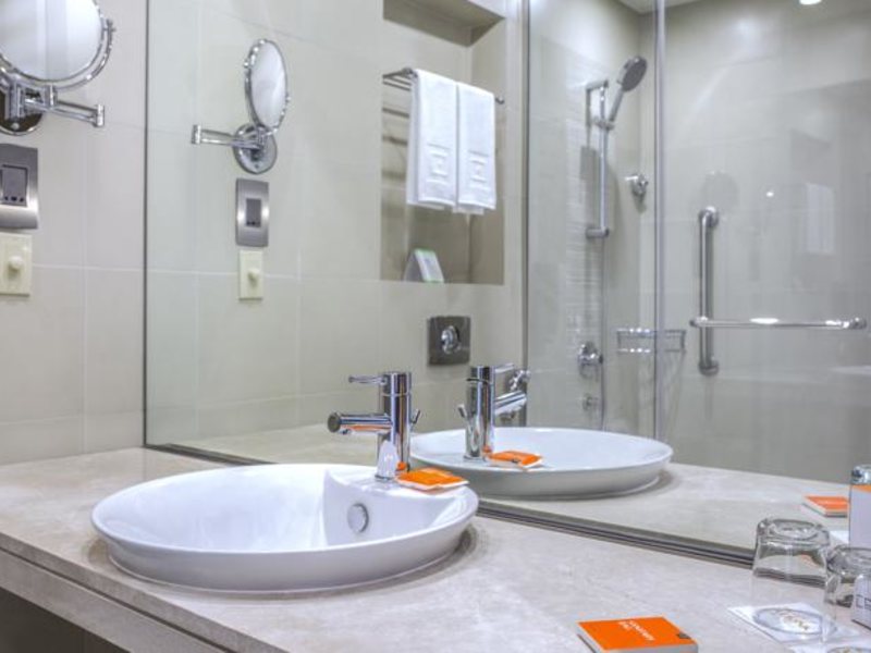 Rotana Centro Sharjah 61355