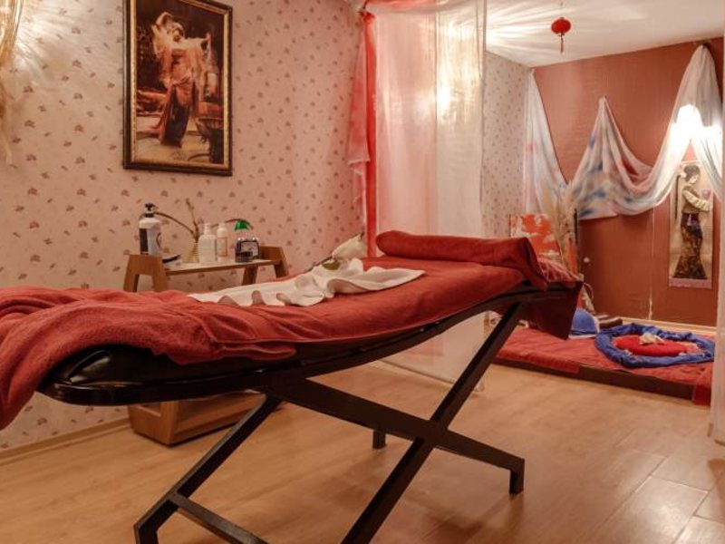 Rox Royal Hotel (ех 75893