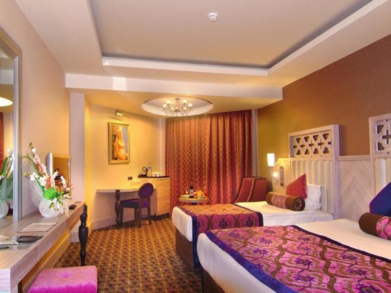 Royal Alhambra Palace 102611