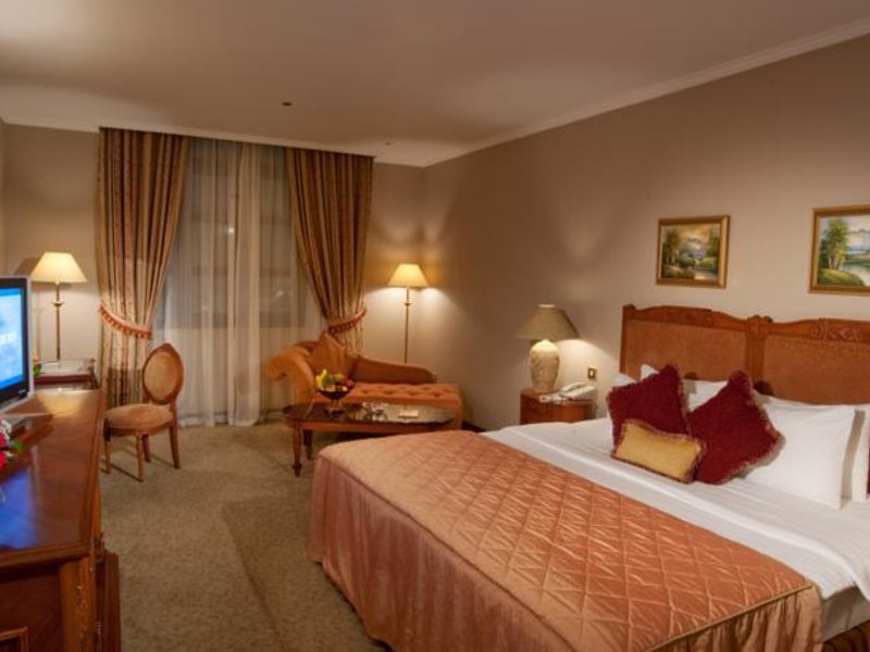 Royal Ascot Hotel 49078