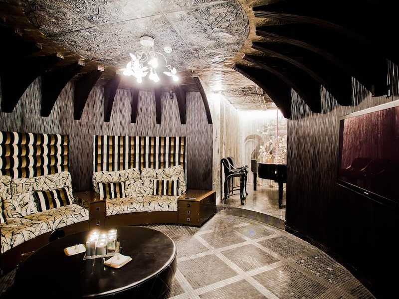 Royal Castle	 174781