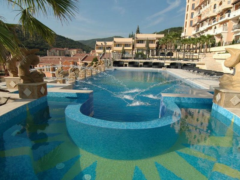 Royal Castle	 174802