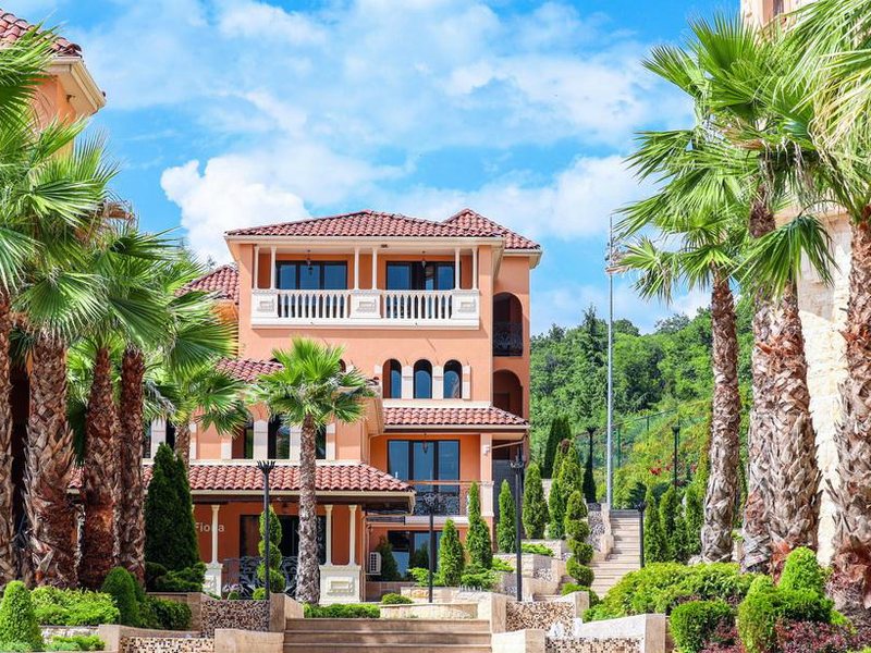 Royal Castle	 174803