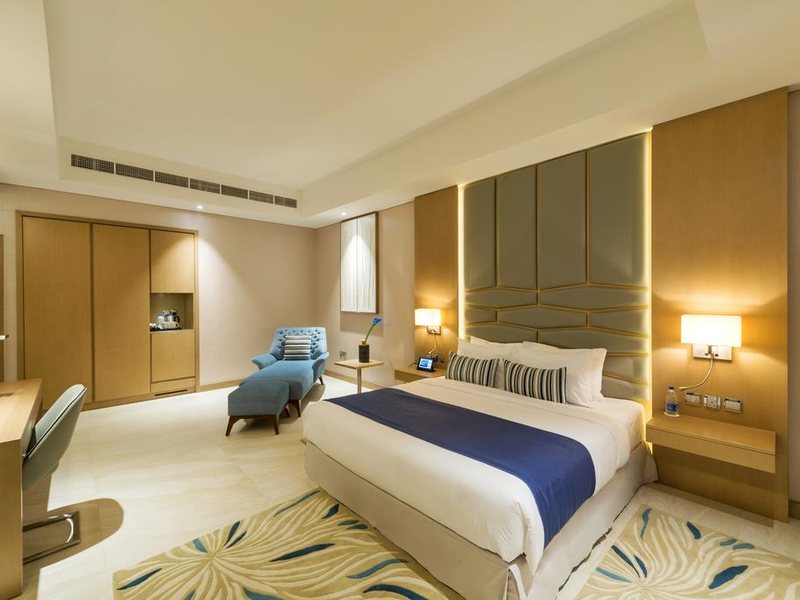 Royal Central The Palm Hotel 300155