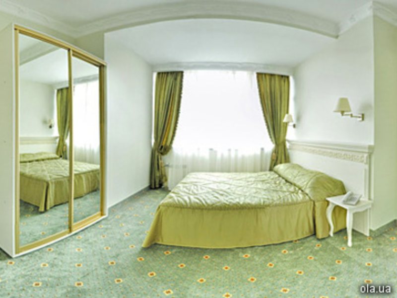 Royal City Hotel 14785