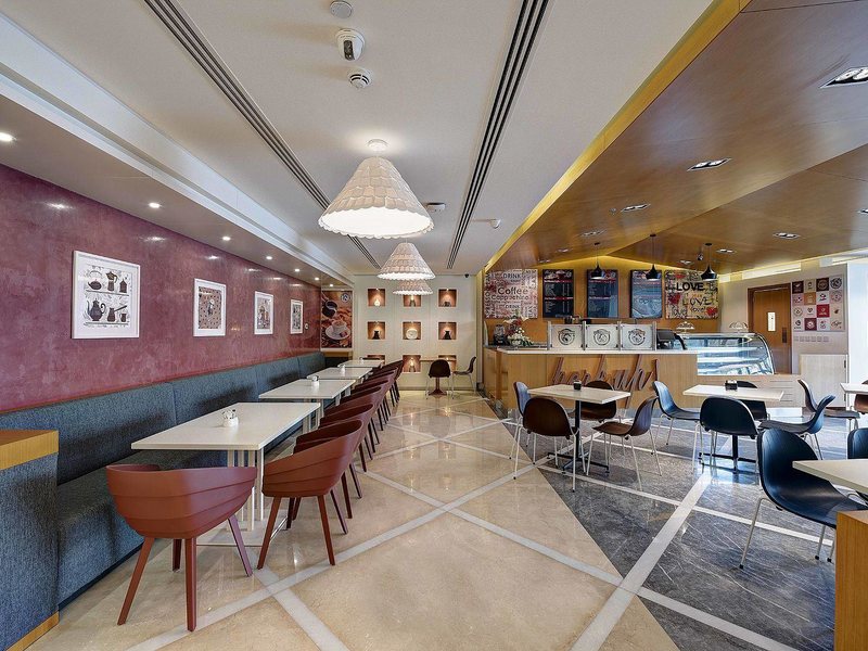 Royal Continental Hotel 192119