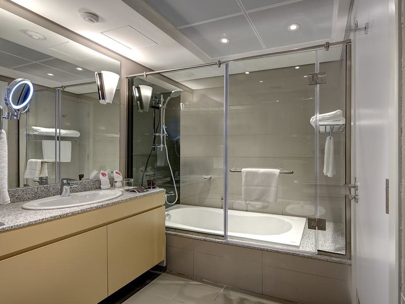 Royal Continental Hotel 192120