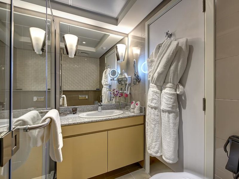 Royal Continental Hotel 192122