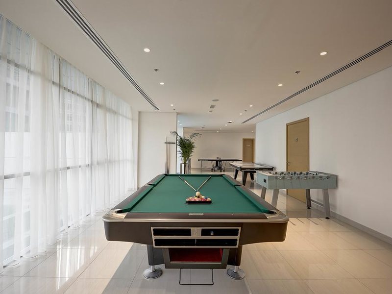 Royal Continental Hotel 192125