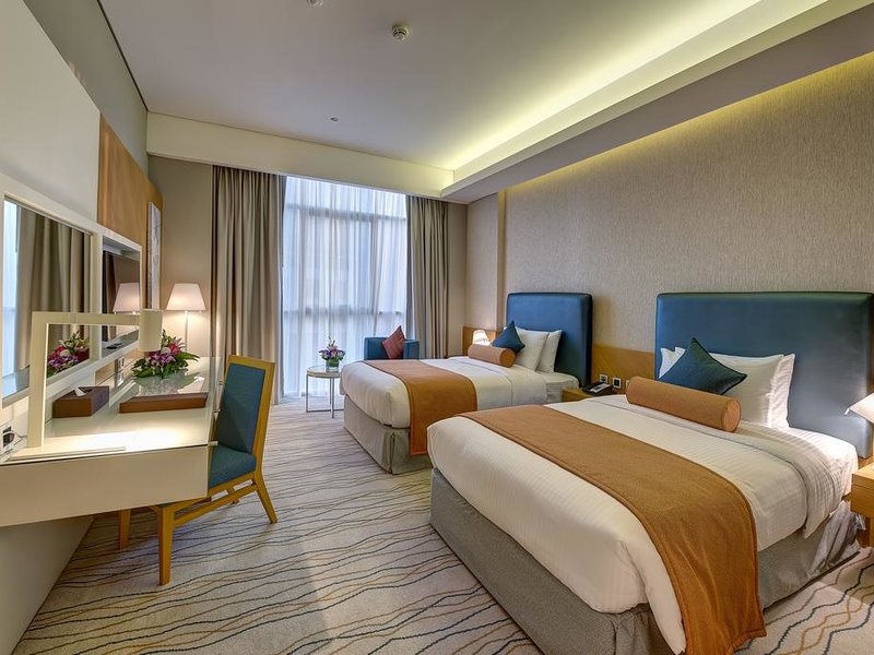 Royal Continental Hotel 192128