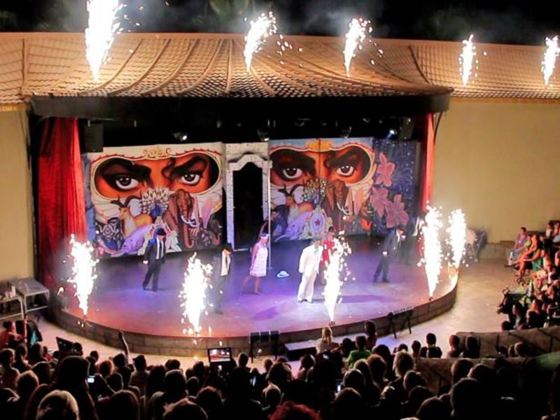 Royal Dragon Hotel  102645