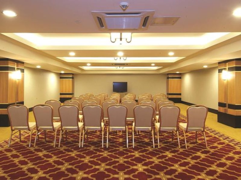 Royal Dragon Hotel  102647